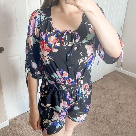 Yumi Kim Floral Romper XS - Picture 2 of 11